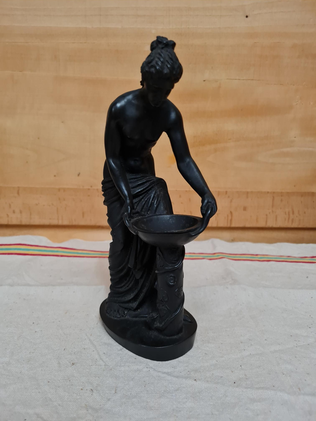 Statuette vierge vestale ( H23cm )