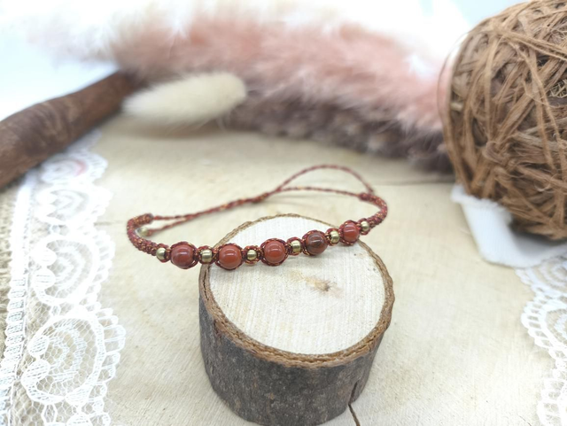 Bracelet fin cuivré jaspe rouge et laiton