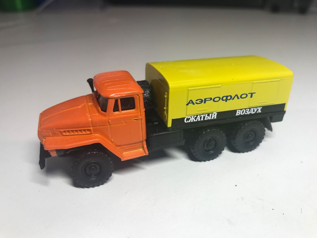 Ural 4310 Generator Aeroflot Polar Aviation 1/87