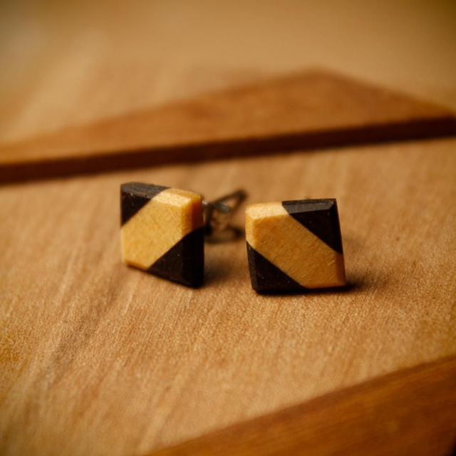 Puces carrées bandes diagonales