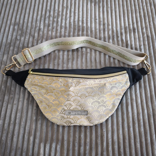 Sac banane noir et doré 