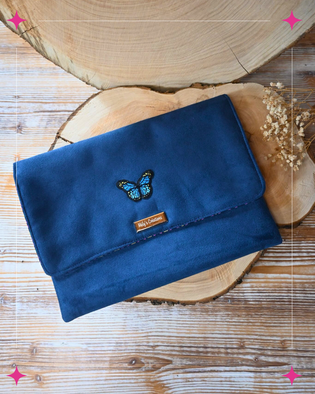 ✨ Pochette Papillon Bleu – Élégance, Magie & Liberté ✨