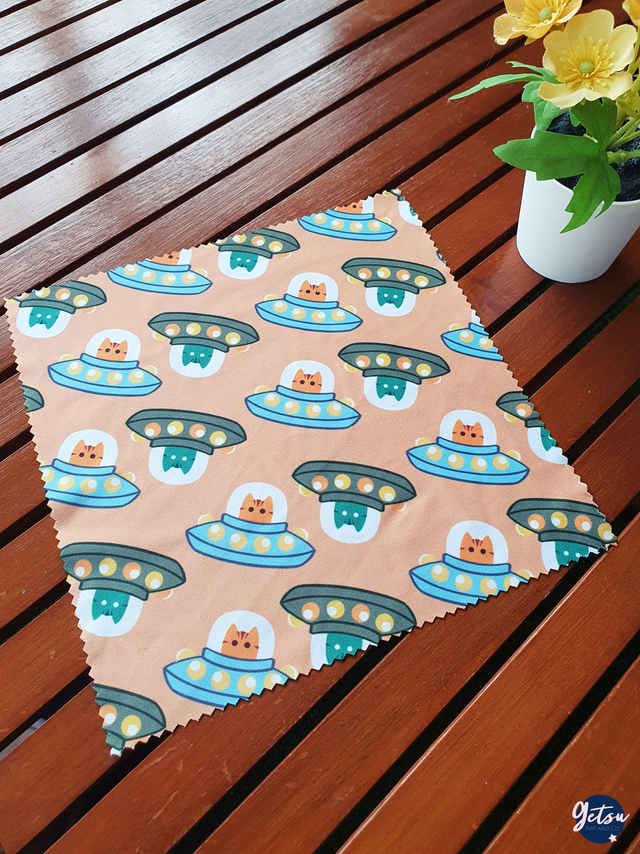 Essuie-lunettes chat extra-terrestre