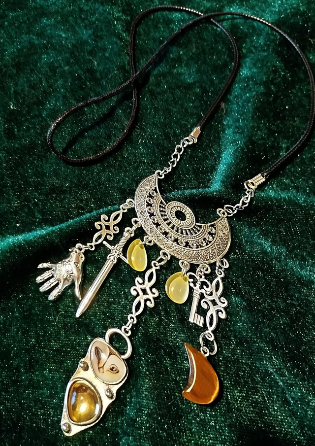 Collier gardien des secrets 