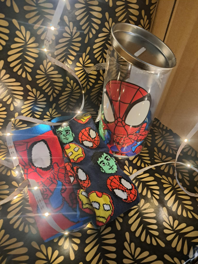 Chaussettes Marvel tirelire ( 4 paire , 4 ans )