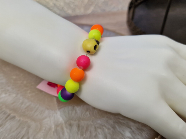 Bracelet Elastique Perles Multicolore Tête De Mort