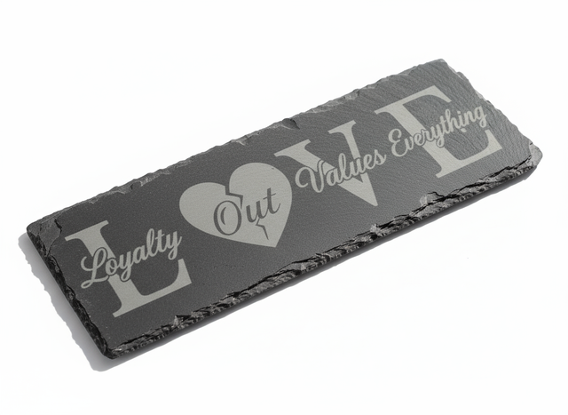 Elegante Schiefer-Servierplatte "LOVE" – 30x10 cm mit edler Lasergravur