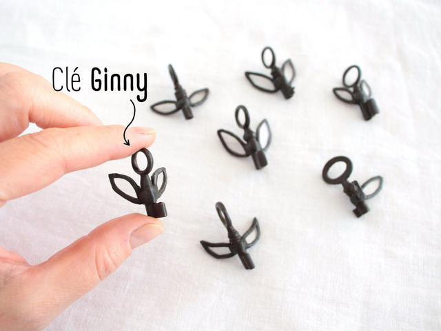 🗝️ Mini clé féerique Passe-Partout en vitrail