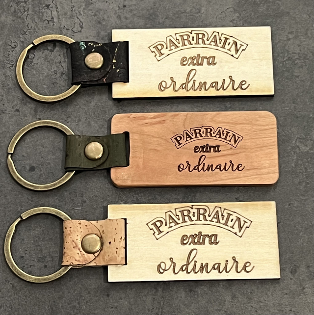 Porte clé en bois et liège « parrain »