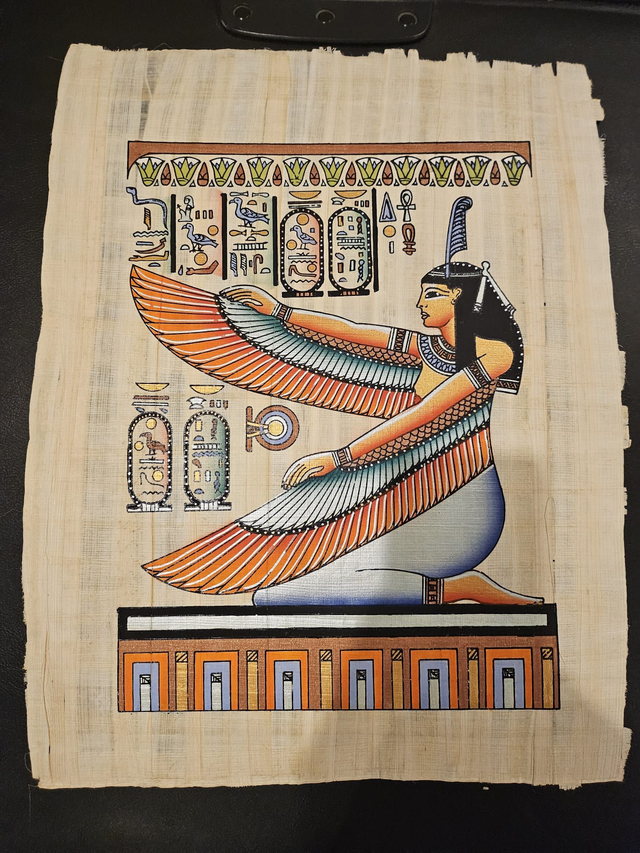 Winged Goddess Isis Egyptian Papyrus Art – Colourful Pharaonic Wings &amp; Ancient Egypt Wall Decor – 23 × 33 cm