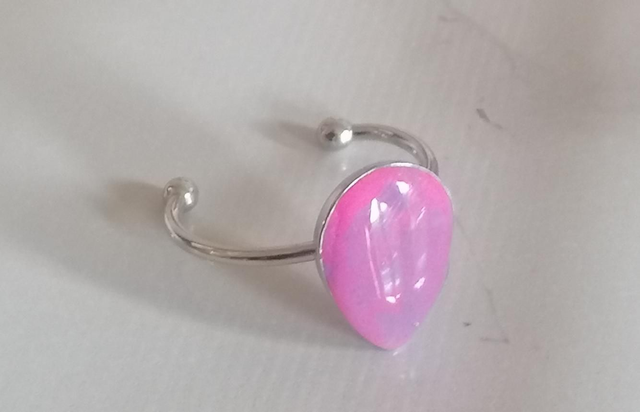 Bague goutte rose marbré violet