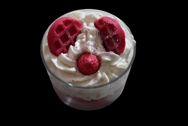 Bougie Tarte aux Fraises – Senteur Douce et Fruitée