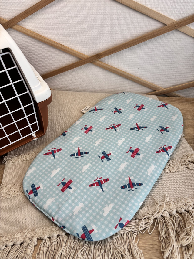 Coussin ovale &quot;avions&quot;