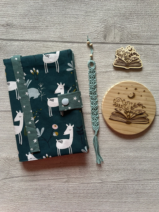 🌙Coffret Lecture "Secret de Lune" – Couvre-livre & Accessoires – Motif Biche et Livre enchanté