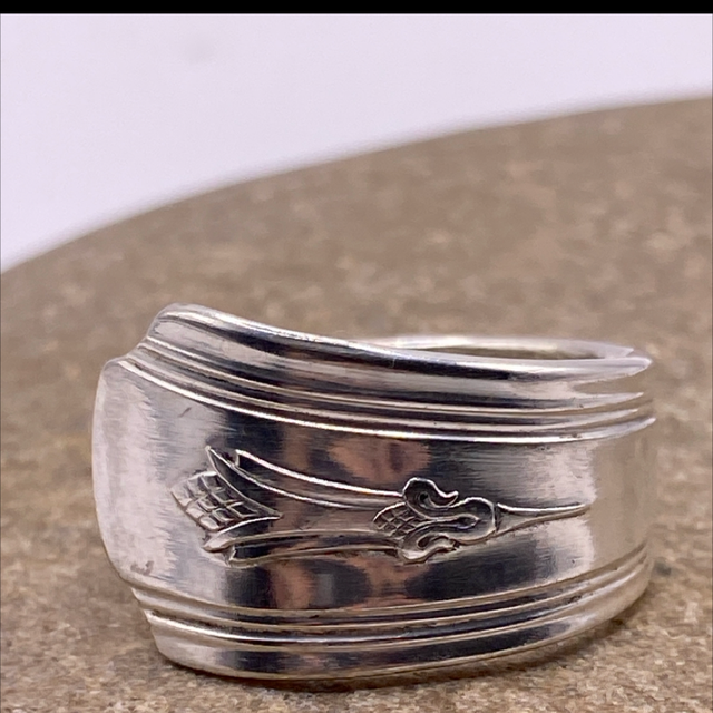 The Ring of Unshaken Confidence