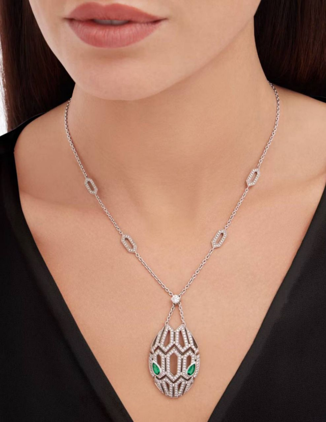 BVLGARI style necklace