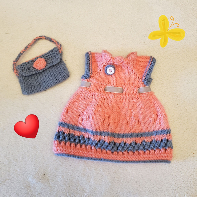 Ensemble robe de poupée rose et gris avec petit sac assorti
