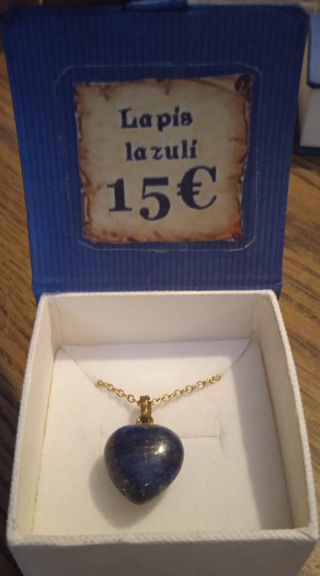 lapis lazuli (pendentif coeur avec chaîne dorée) 