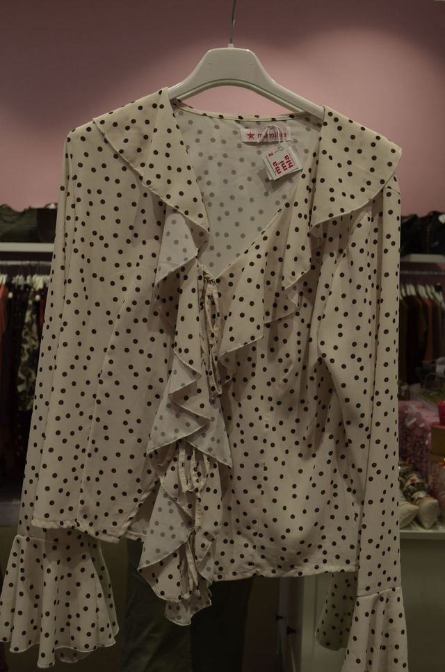 Blusa Lunares Nudos BN