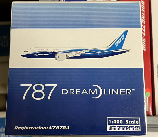 1:400 Boeing House Colors B787-8 N787BA Phoenix