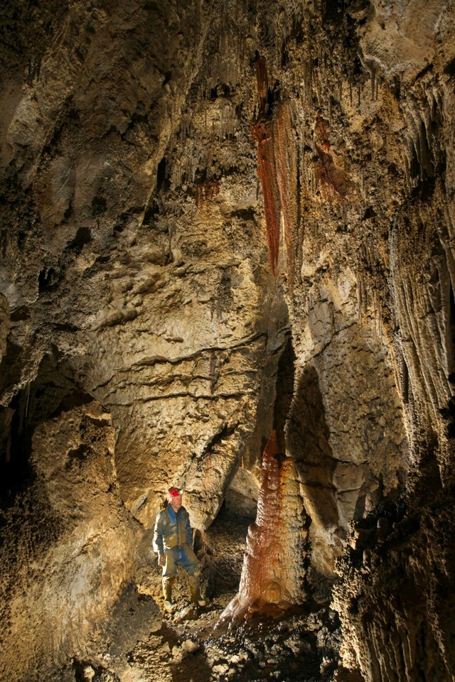 Red Monk, Cueva-Cubío de la Reñada, Sistema de Vega Sur by Sam Davis Photographer (2)