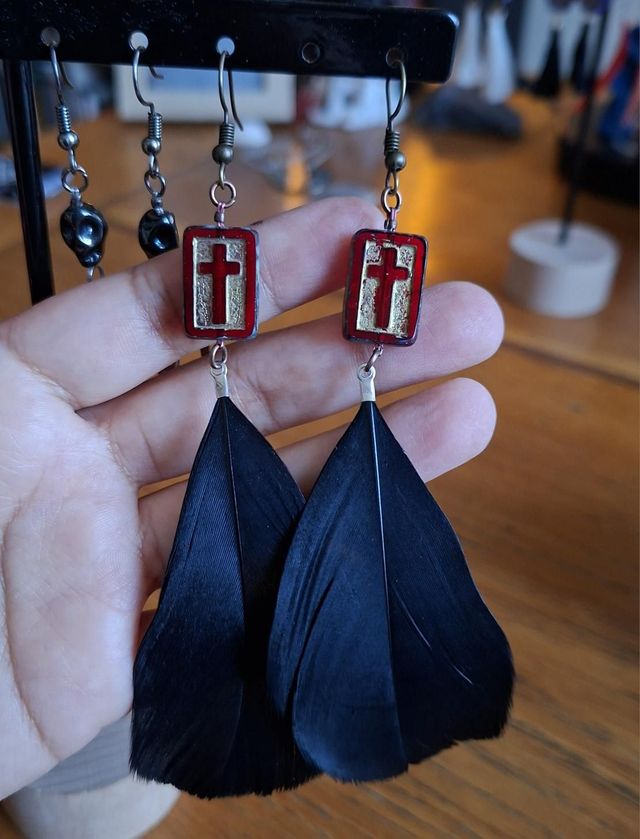 Boucles d&#039;oreilles avec croix chrétienne 