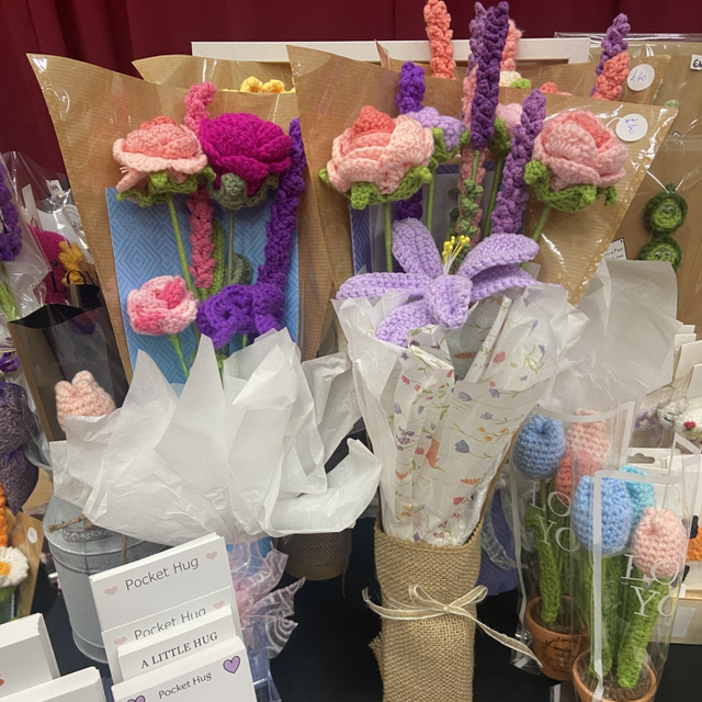 Flowers (10 Stems various) 