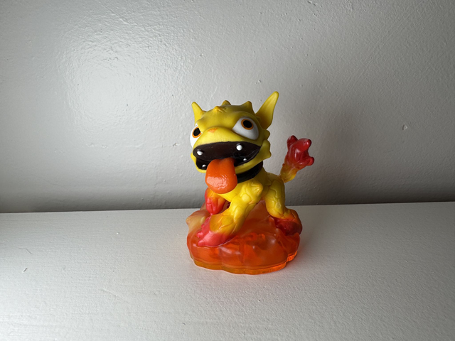 Molten Hot Dog - Fire - Special Color - Skylanders - Giants