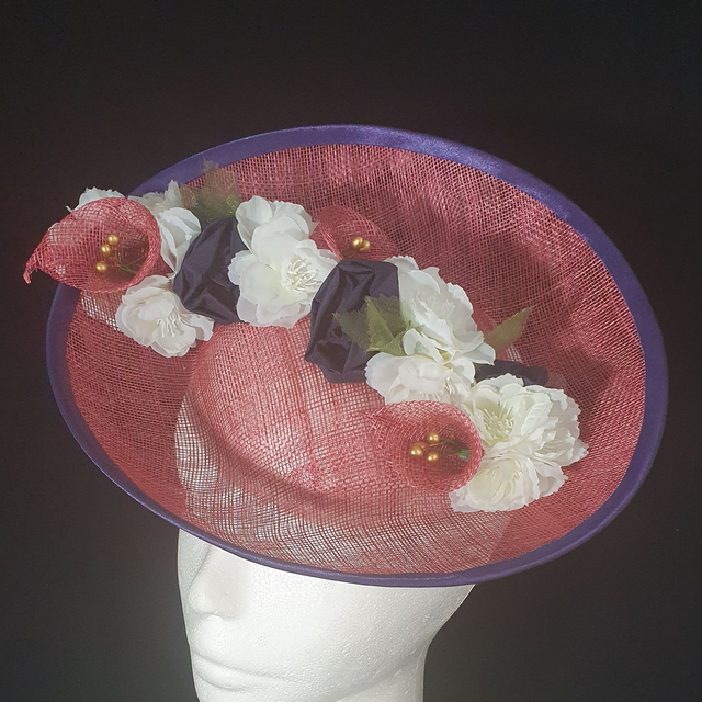 Saucière en sinamay rose fleurie