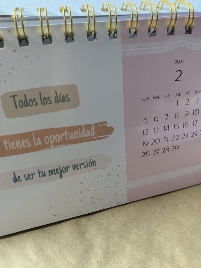 Calendario escritorio 2025 mensajes motivacionales