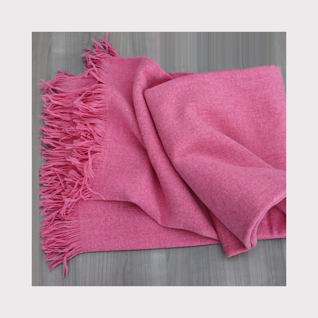 DUFY plaid in 100% lana shetland con frange su due lati CM.145X180 col. rosa