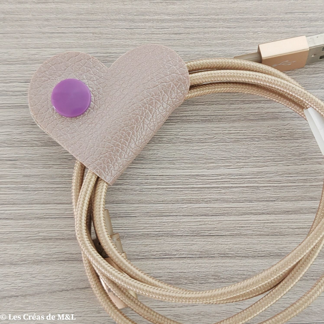 Attache câble COEUR Rose V