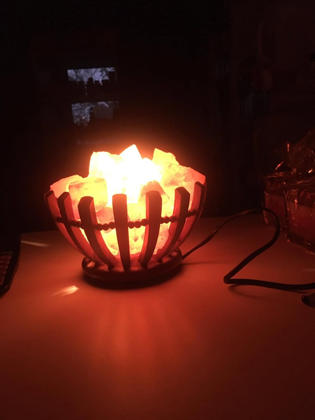 Himalájska soľná lampa – Dreveny košík