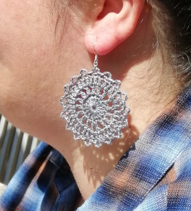 Boucles d’oreilles DOLLY en Micro crochet - Gris Perle 