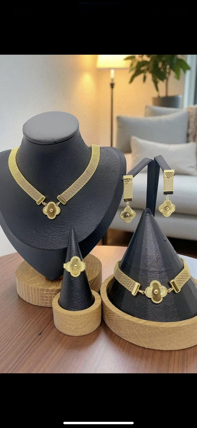 Parure trèfles 4 pièces 