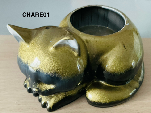 Chat porte-bougie ou bijoux en résine epoxy NON ALIMENTAIRE noir/or 10x8x5cm
