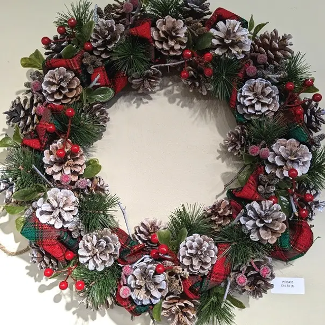 Large Traditonal Tartan Festive Christmas Wreath 48cm