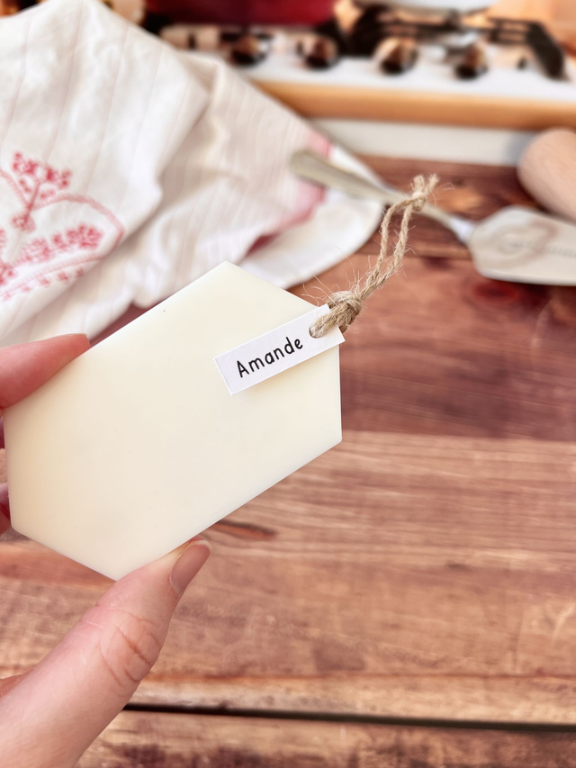 👑 Suspension parfumée Amande - 2 en 1