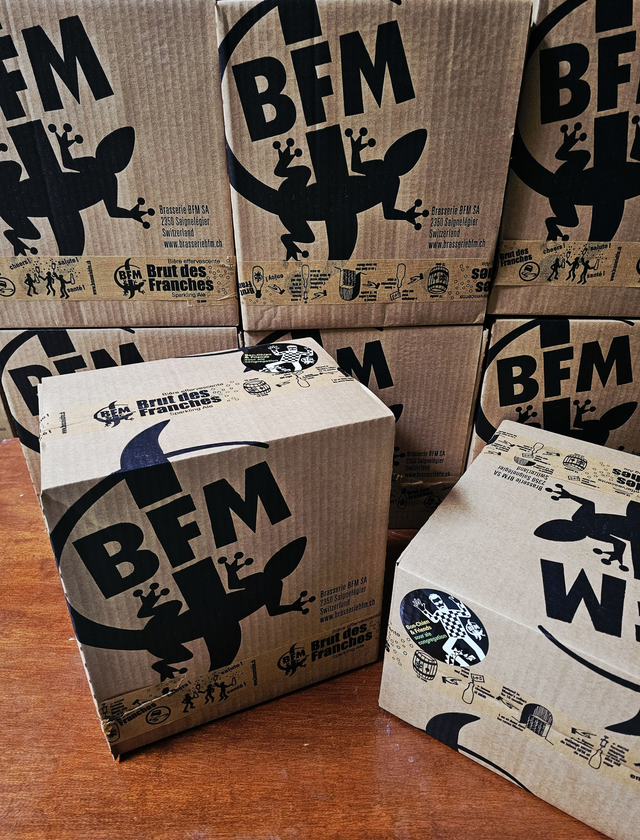 Carton du Bon-Chien de Schrödinger - 6 bouteilles incroyables  5 x 75 cl + 1 x 37.5 cl 