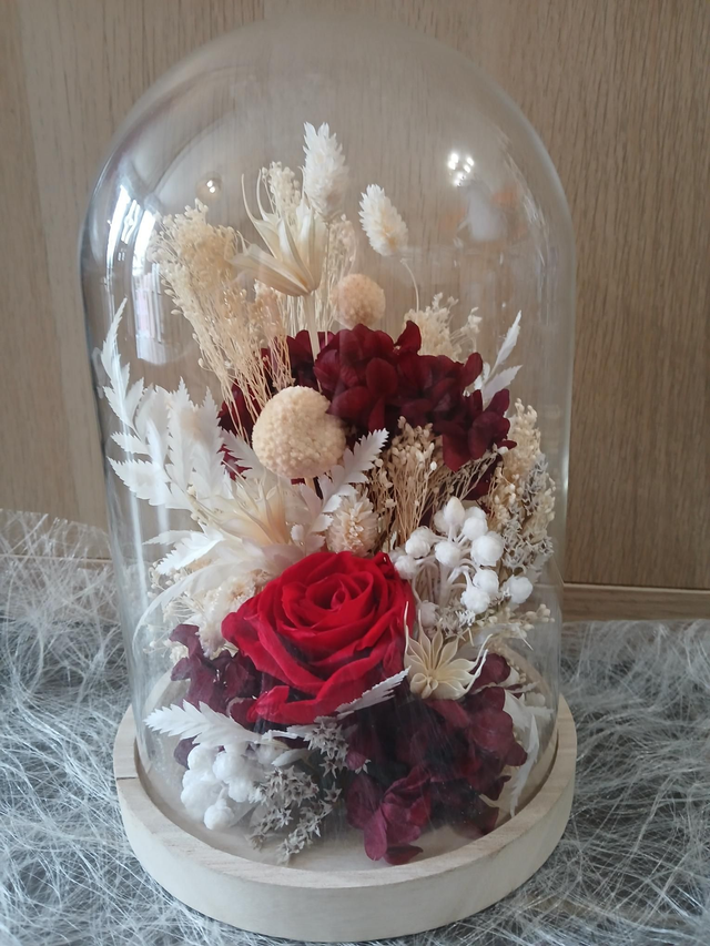 Cloche fleuri rouge et blanche 