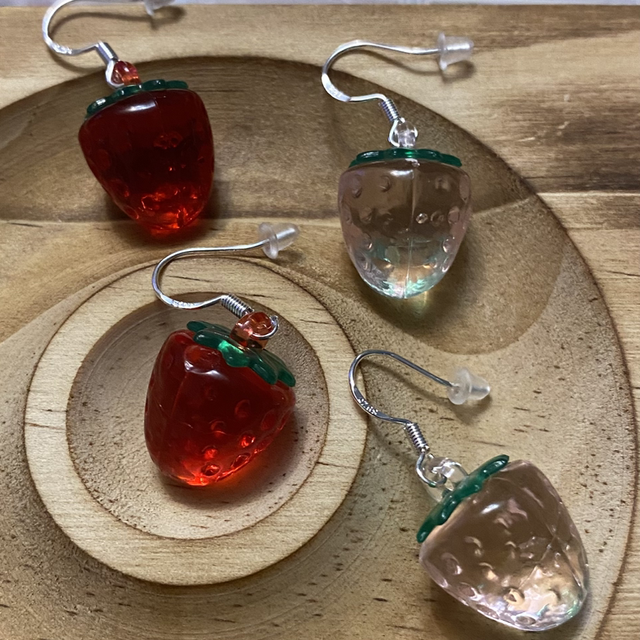 Strawberry earrings 