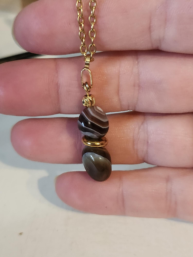 Collier avec pendentif agate du Bostwana