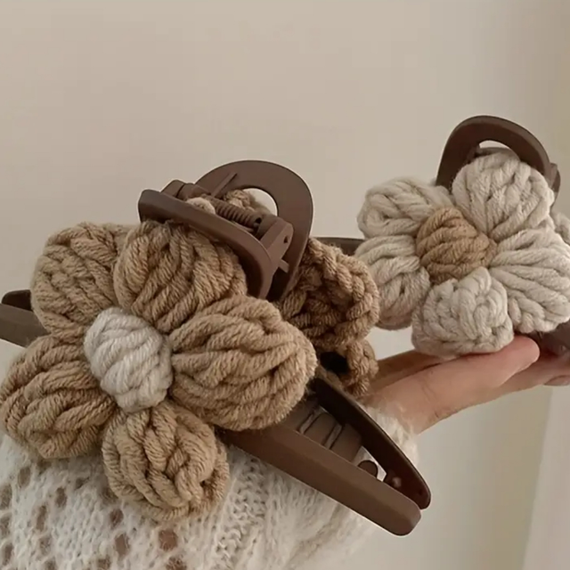 Knitted flower Clip
