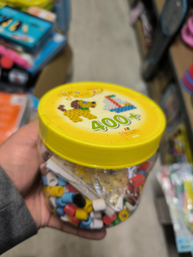 MES PREMIÈRES PERLES HAMA 