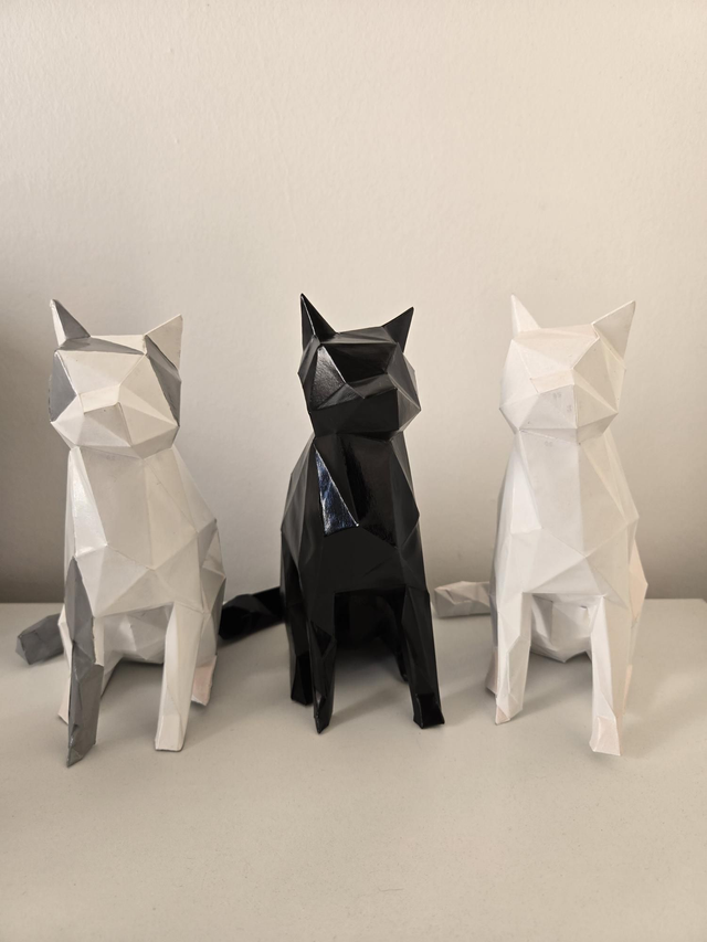 Sculptures de Chats en Papier – Hadès, Isis et Heaven Papercraft
