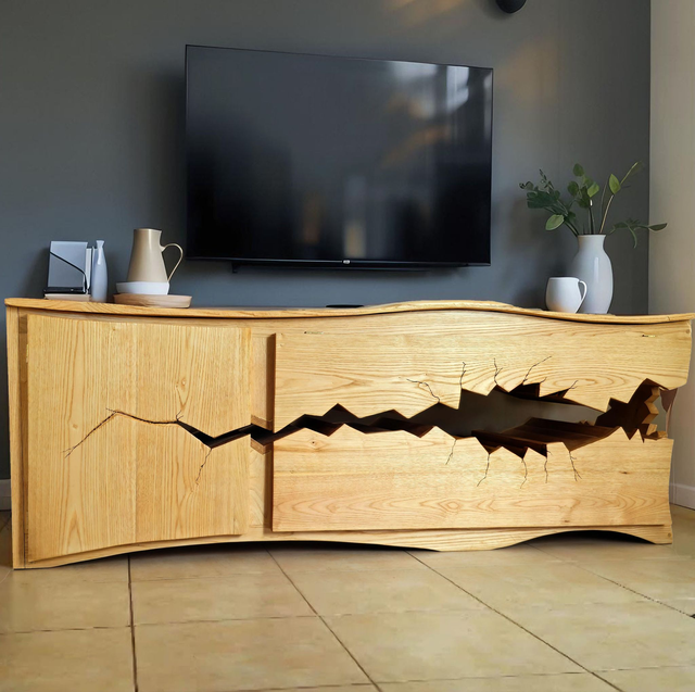 Meuble TV design en bois massif avec effet fracturé 