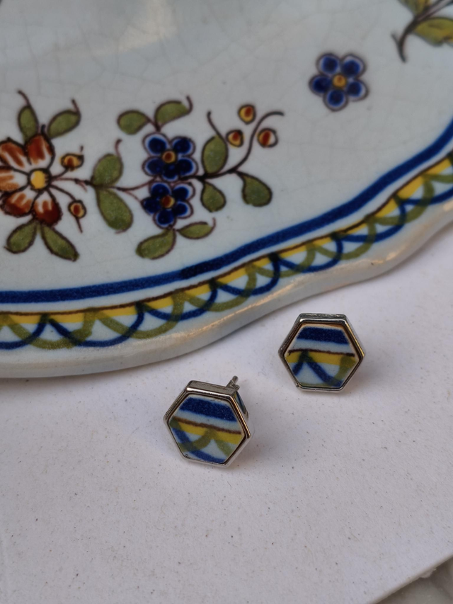 Boucles d'oreilles simples hexagonales - faïence et laiton - Faïencerie de Desvres - no.1