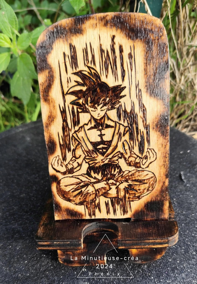 SUPPORT DE CHARGE DE TELEPHONE DBZ GOKU