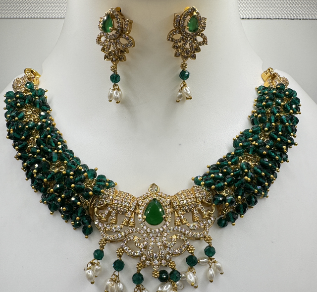 Green swaroski crystal necklace 