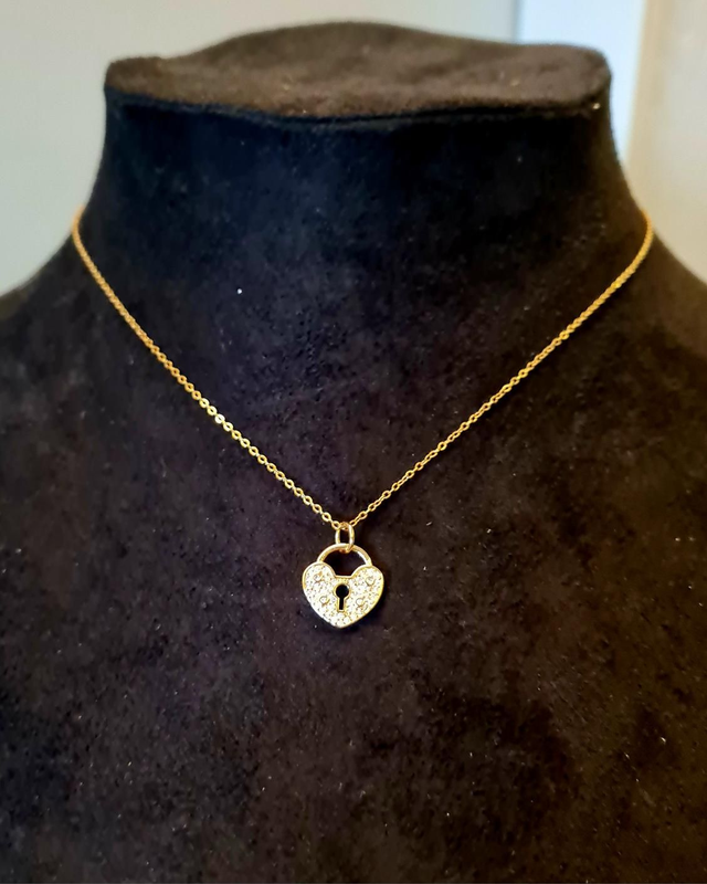 Collier en acier inoxydable or avec coeur serrure strass